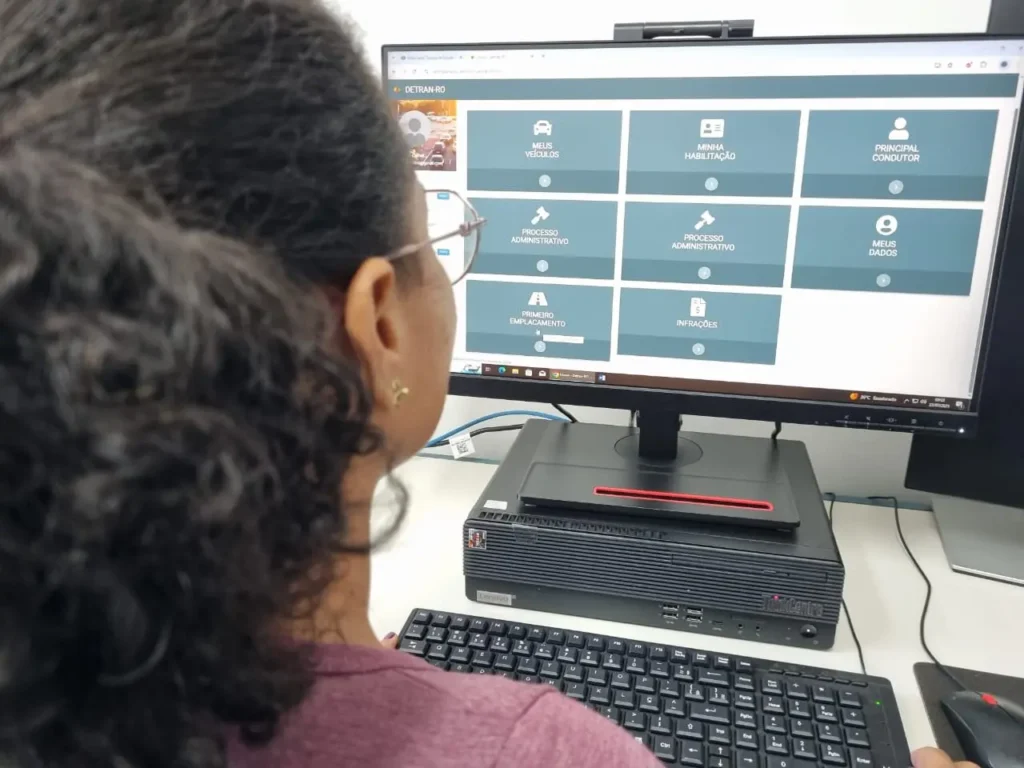 emplacamento-digital-central-de-servicos-23-julho-renan-cividati