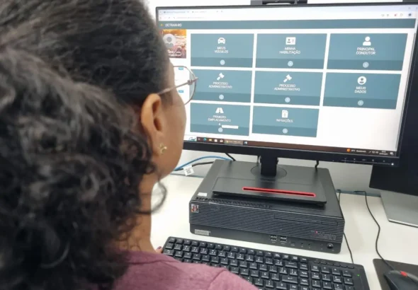 emplacamento-digital-central-de-servicos-23-julho-renan-cividati