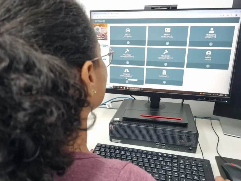 emplacamento-digital-central-de-servicos-23-julho-renan-cividati